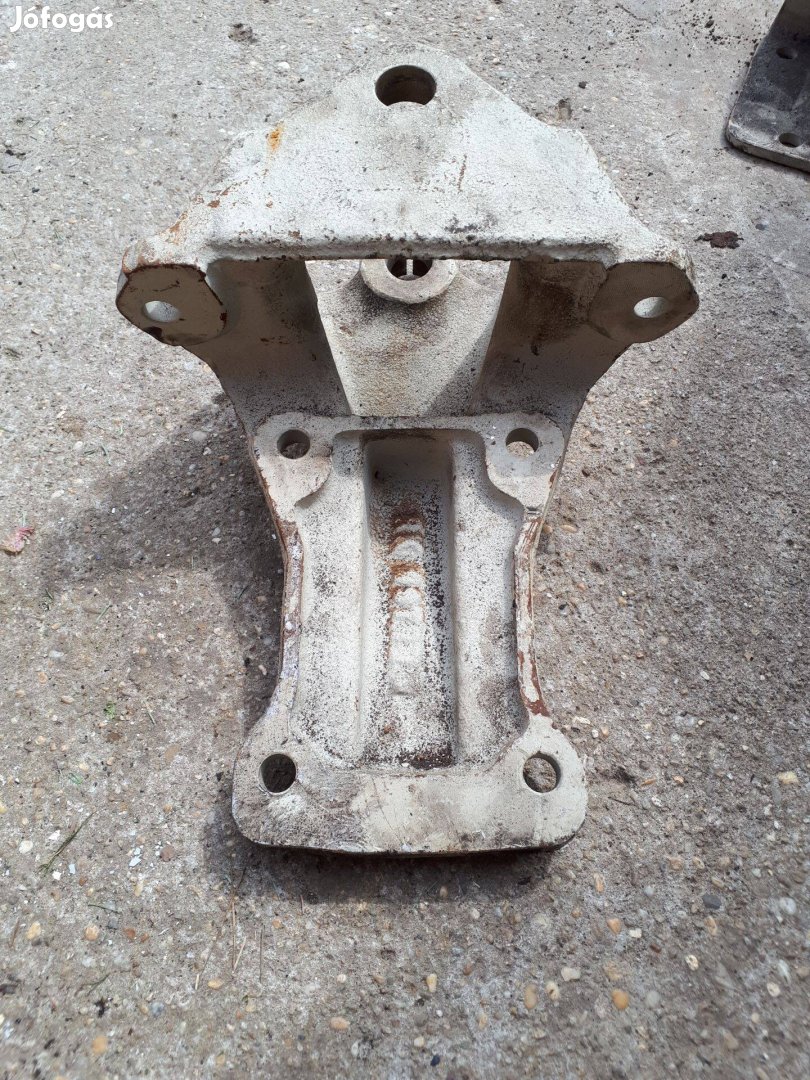 Első rugóbak Rába