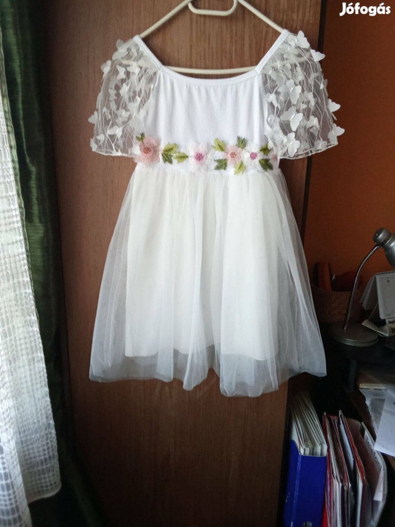 Elsőáldozási vagy alkalmi ruha és tura cipők