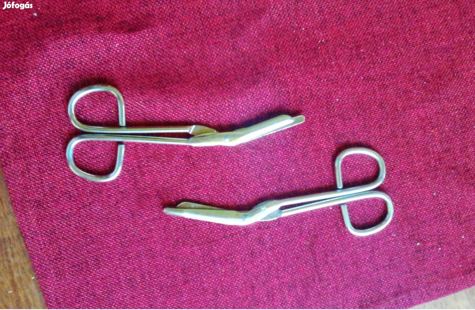 Elsősegély csomagba Sebkötözéshez ollótompa Ivelt Véggel