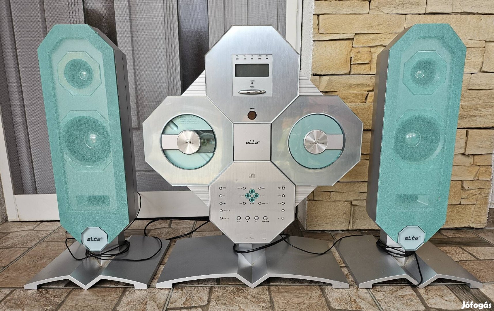 Elta Extravagáns Kinézetű HiFi motoros CD ajtó