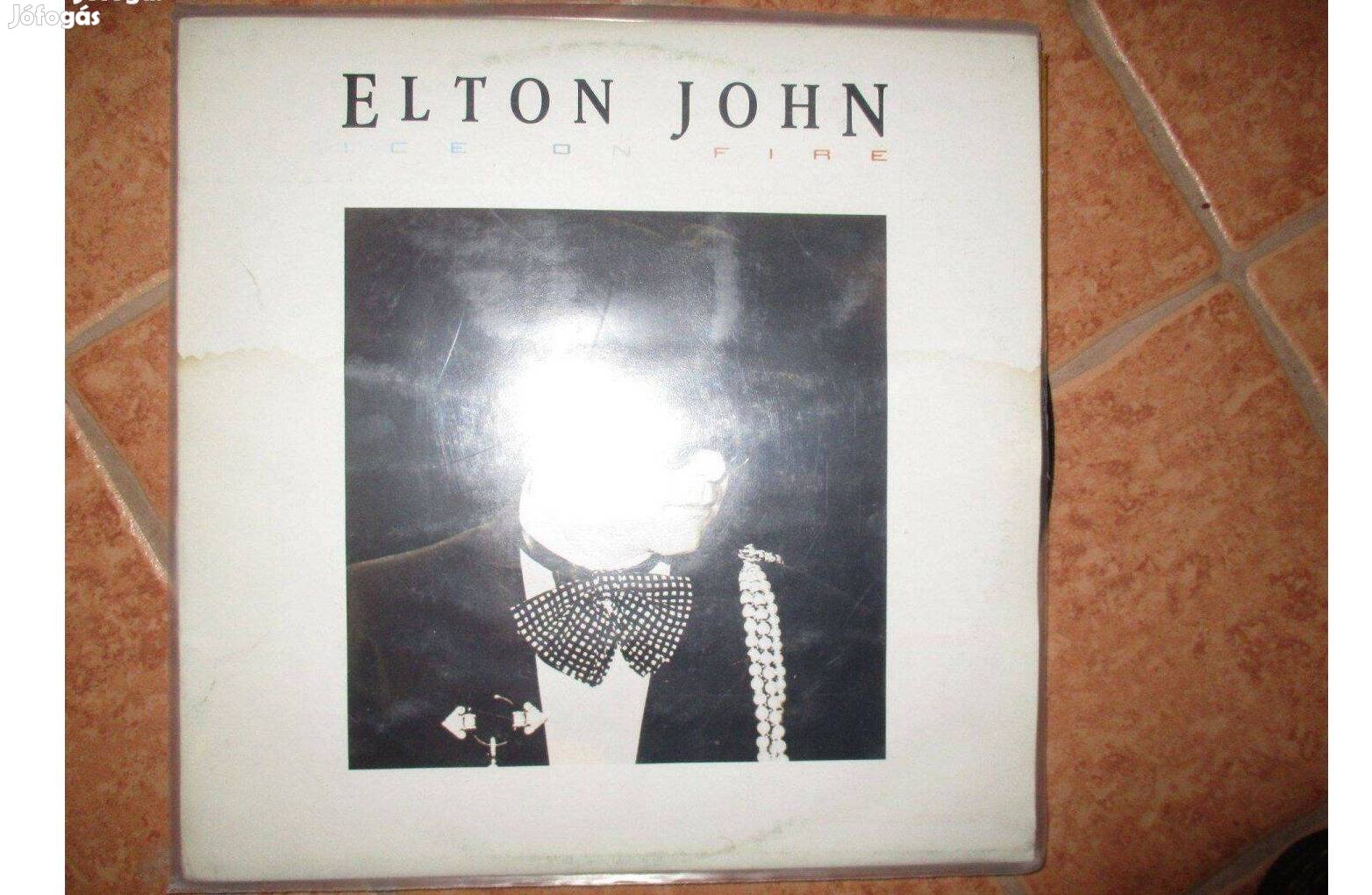 Elton John bakelit hanglemezek eladók