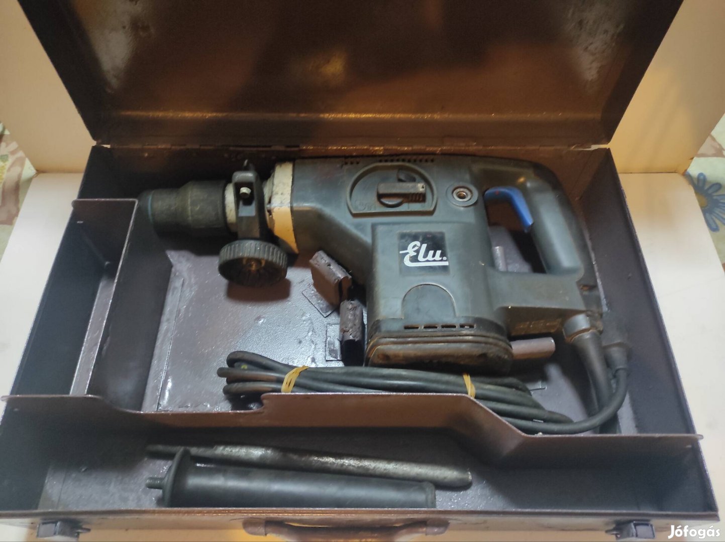 Elu Dewalt SDS Maxos ütvefúró véső kalapács dobozában hilti heggyel 