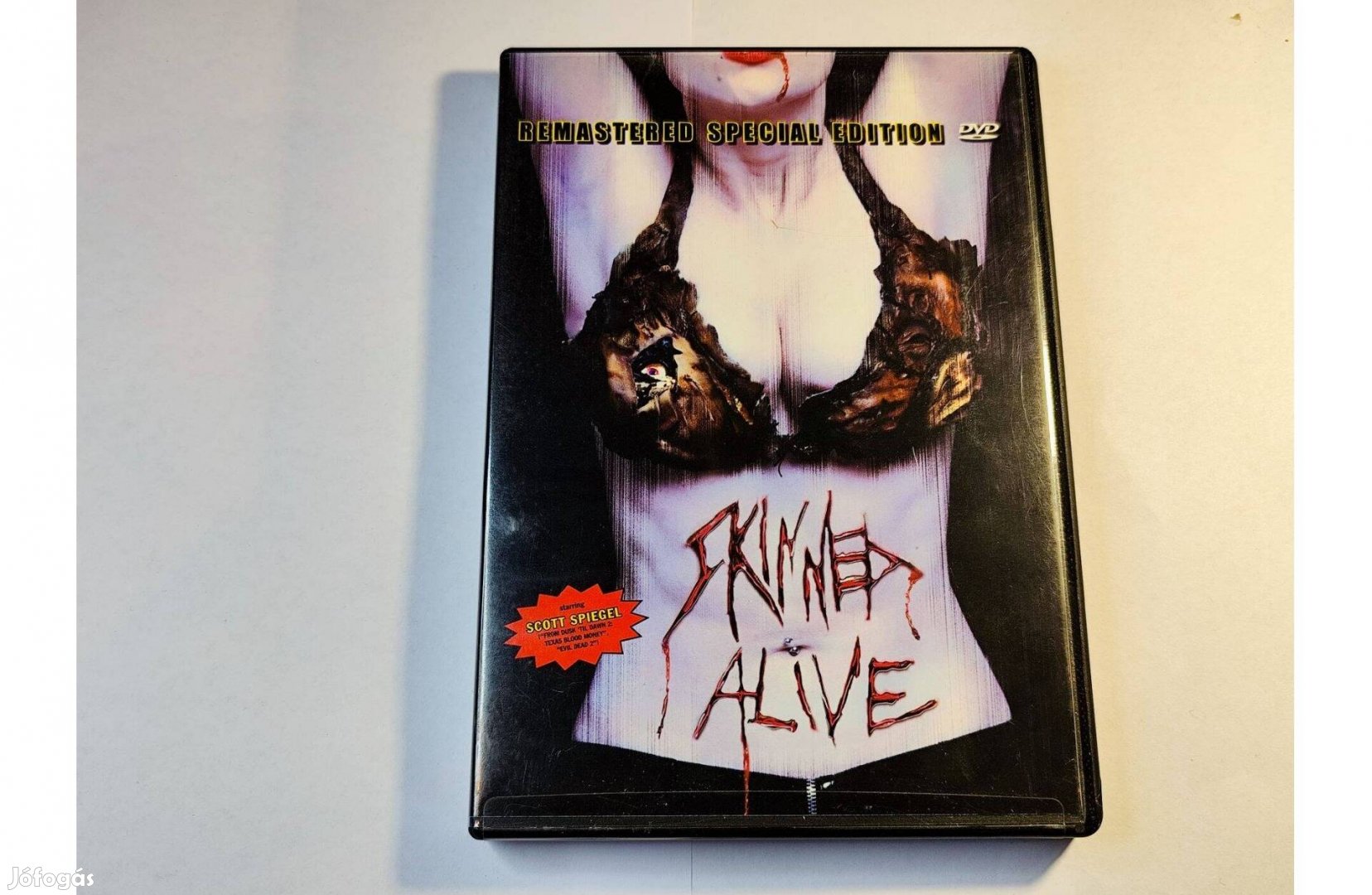 Élve nyúzott ( Skinned Alive ) 1990. DVD Horror