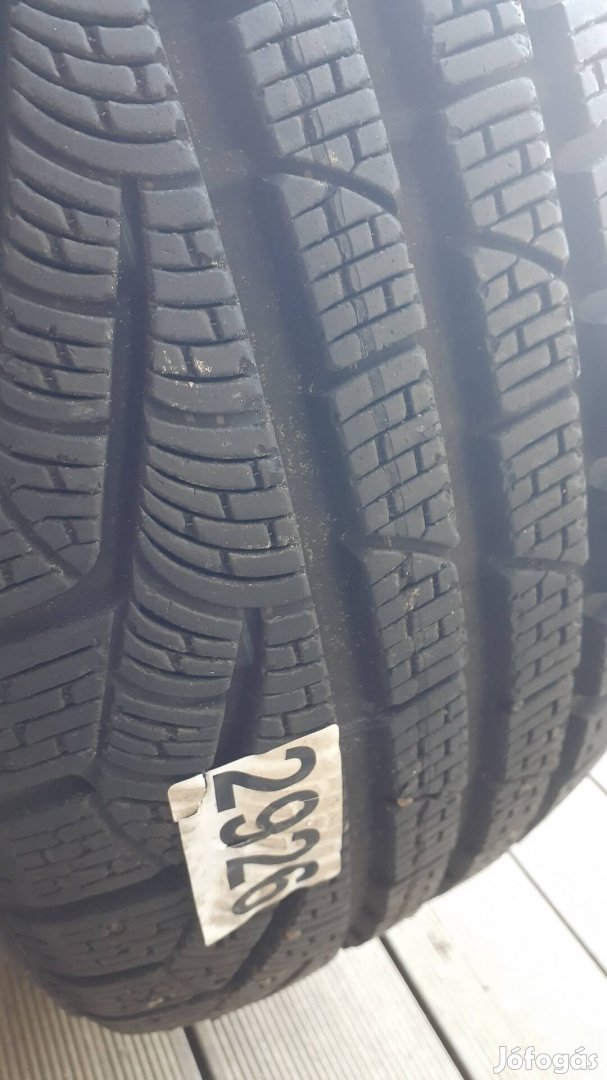 Elvihető régebbi 2db teligumi 18 col