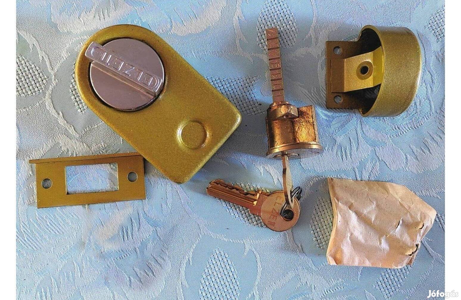 Elzett zár N 785 eredeti dobozában, új