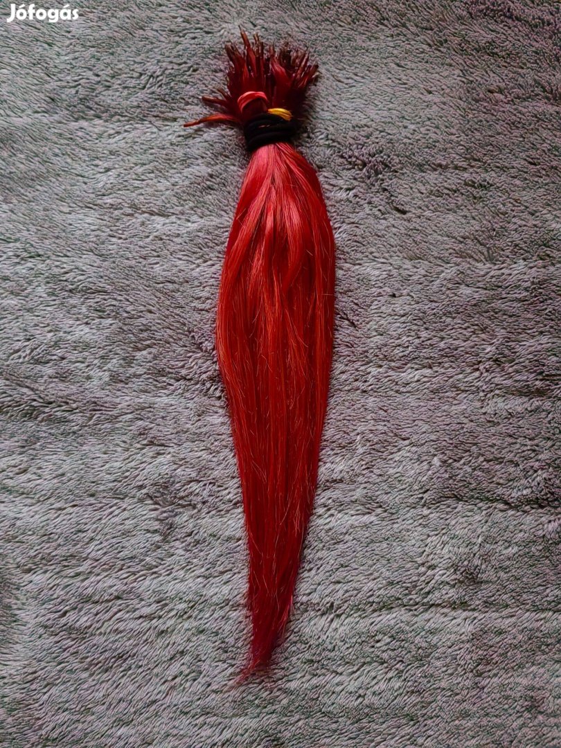 Emberi haj piros póthaj
