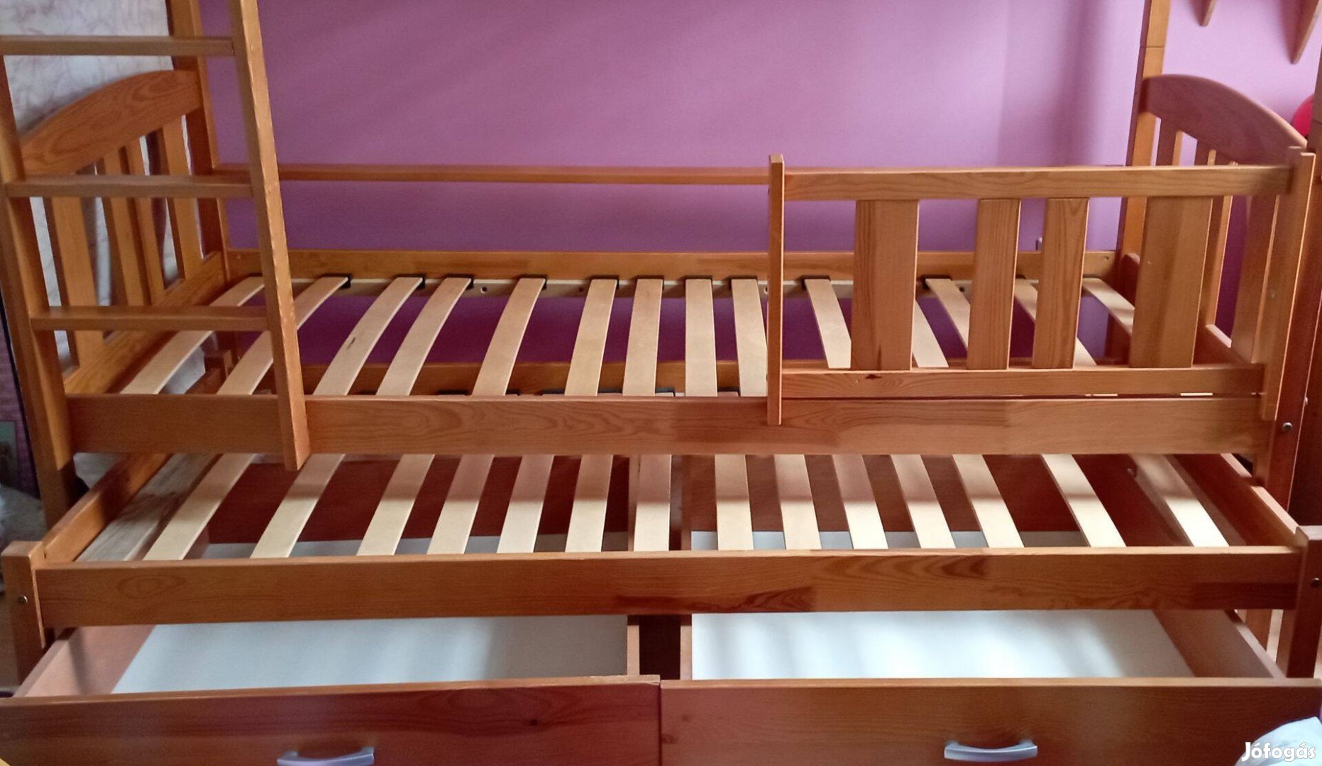 Emeletes ágy, akár 3 fő részére
