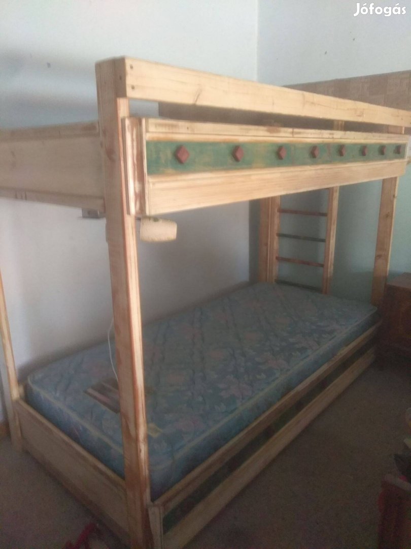Emeletes ágy egyedi