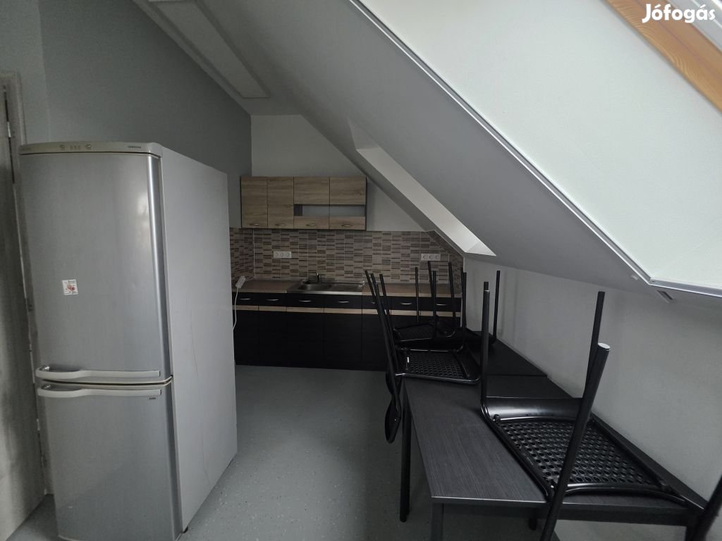 Emeleti új építésű lakás Adonyban