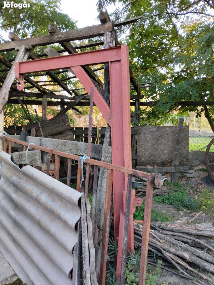 Emelő daru traktorhoz