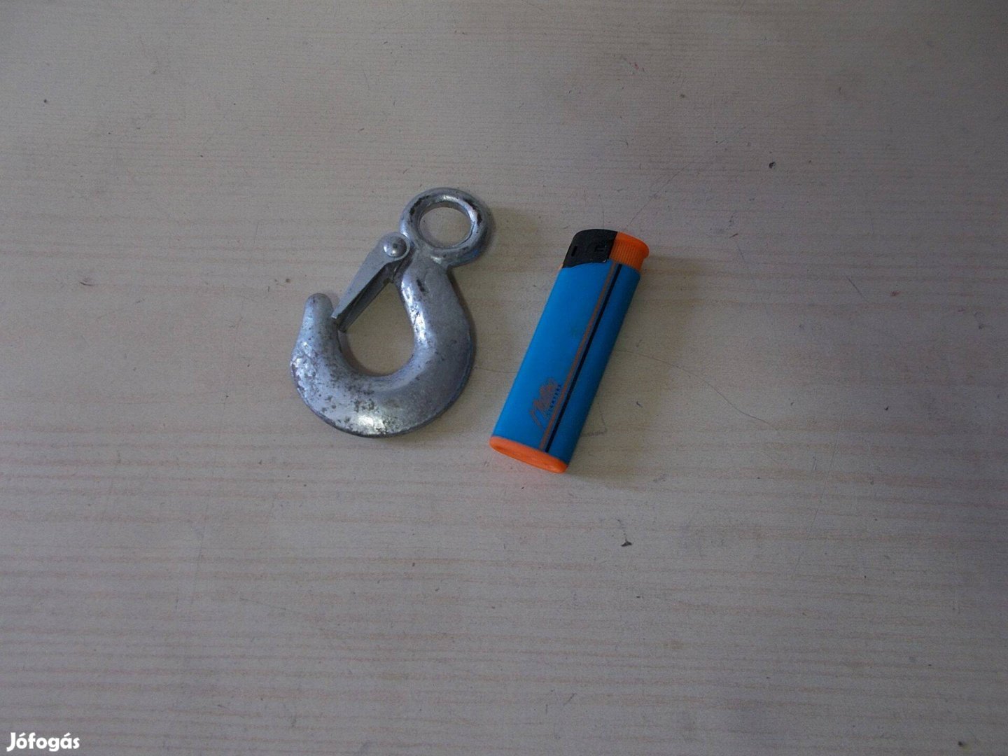 Emelőhorog Kovácsolt vas horog kampó biztosító kapoccsal