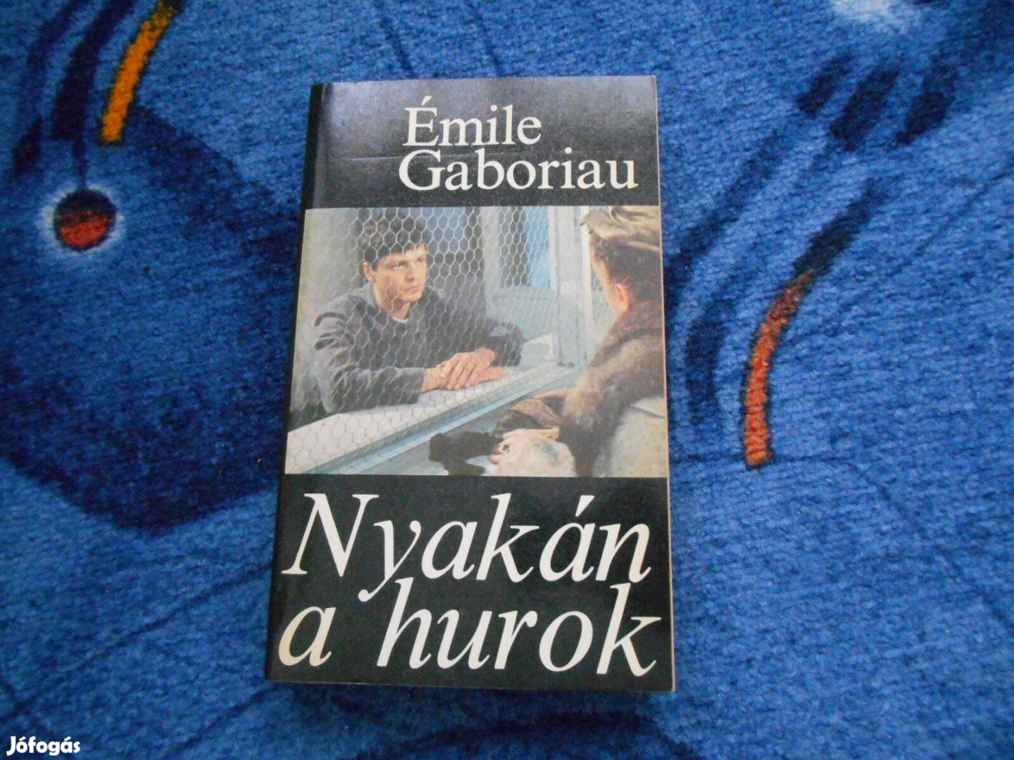 Émile Gaboriau: Nyakán a hurok