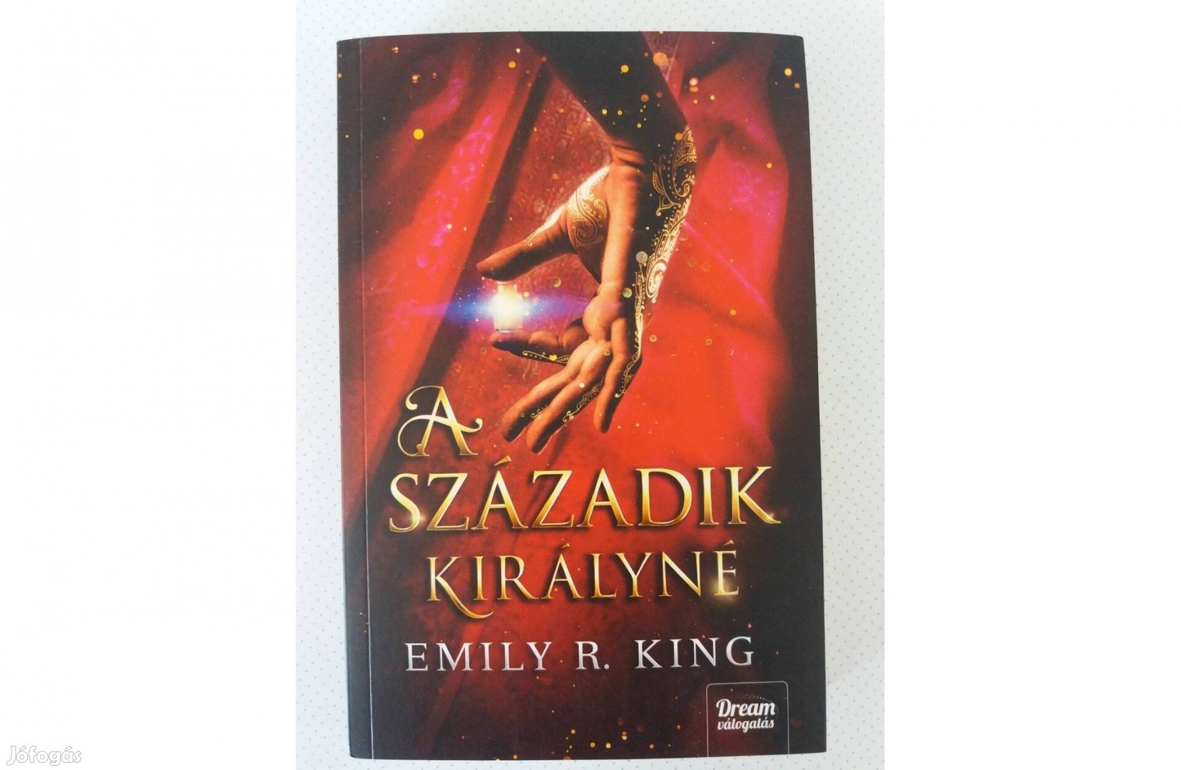 Emily R. Kin: A századik királyné