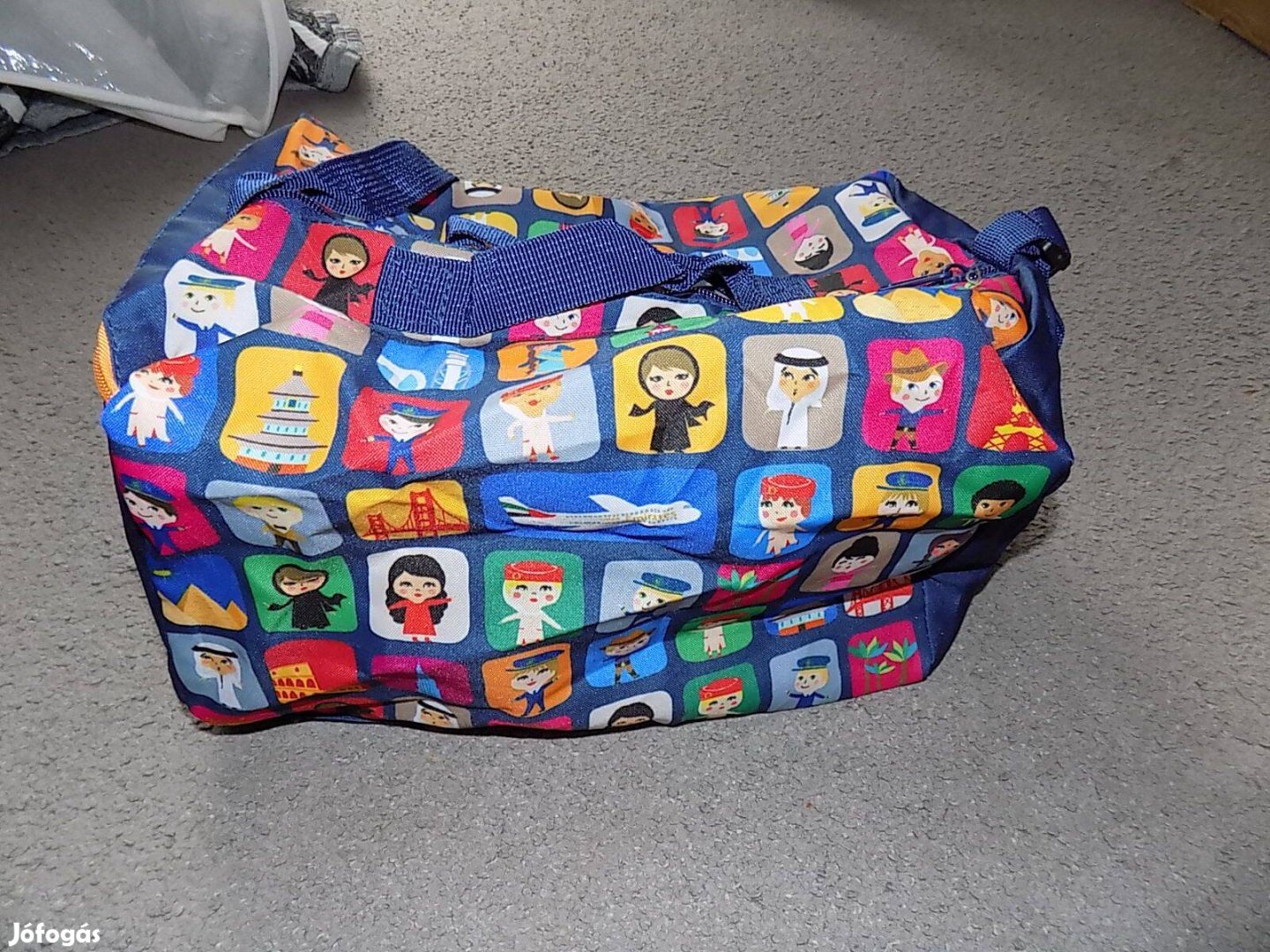 Emirates gyerek válltáska, kézipoggyász