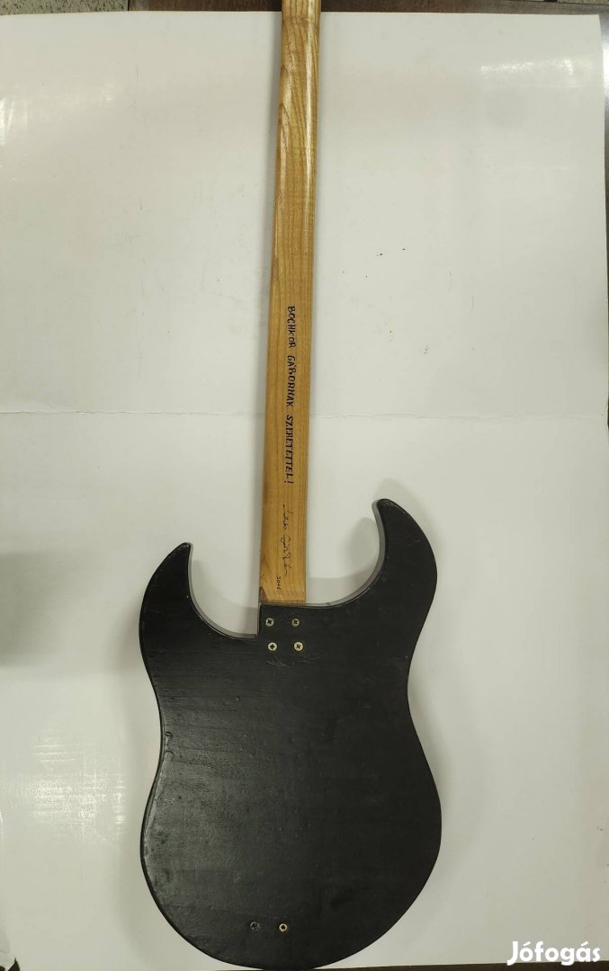 Emlék gitár,basszus gitár!