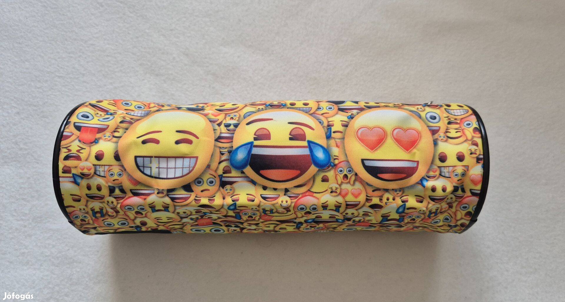 Emoji tolltartó
