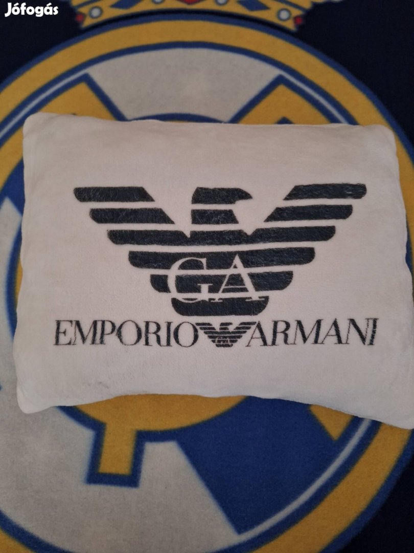 Emporio Armani párna takaró szett.