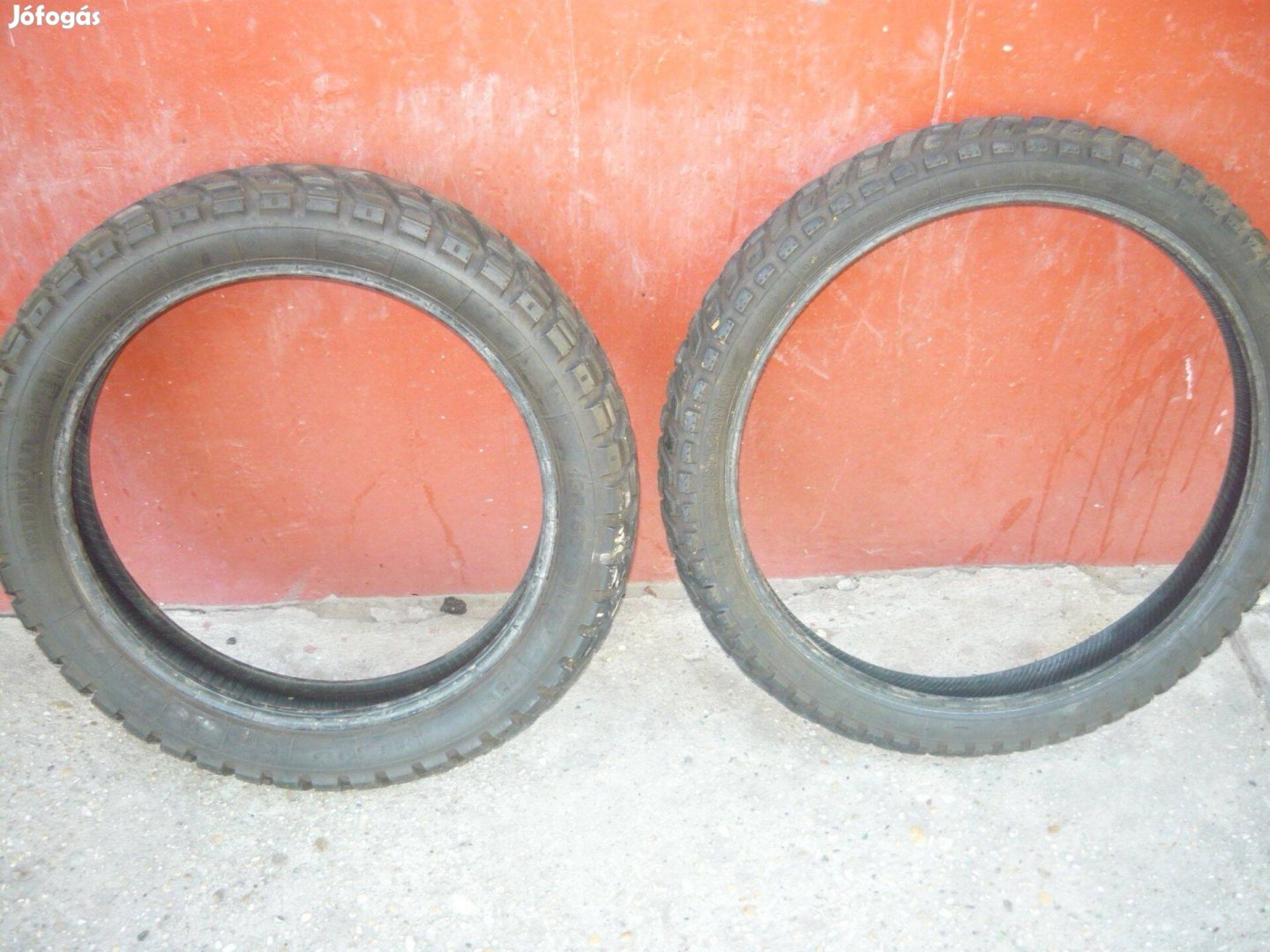 Enduró motorgumi párban eladó