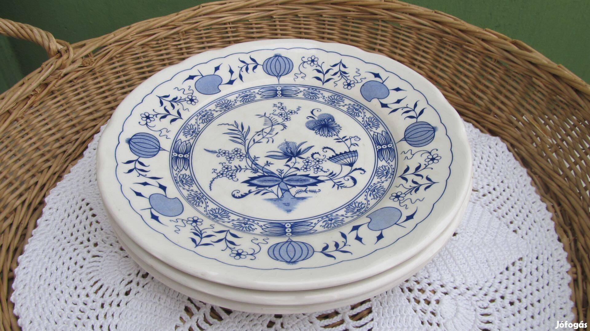 English Ironstone Tableware hagyma mintás fajansz tányérok