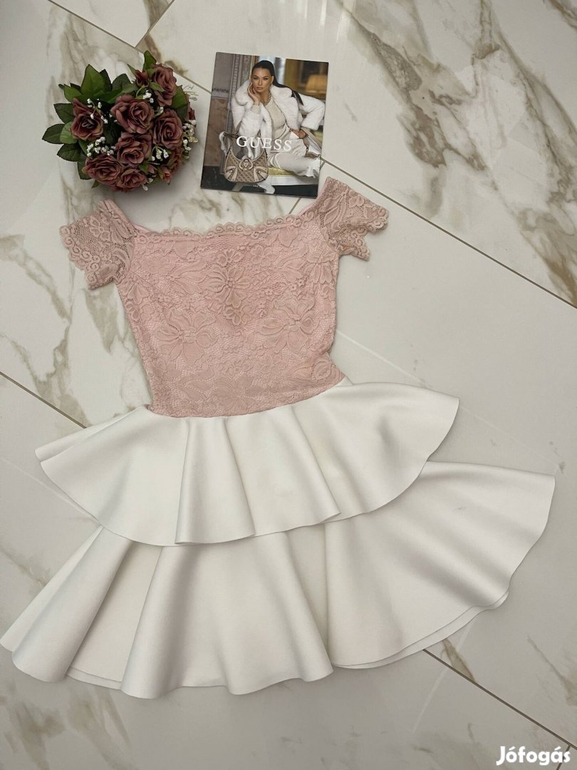 Envy csipkes fodros ruha s