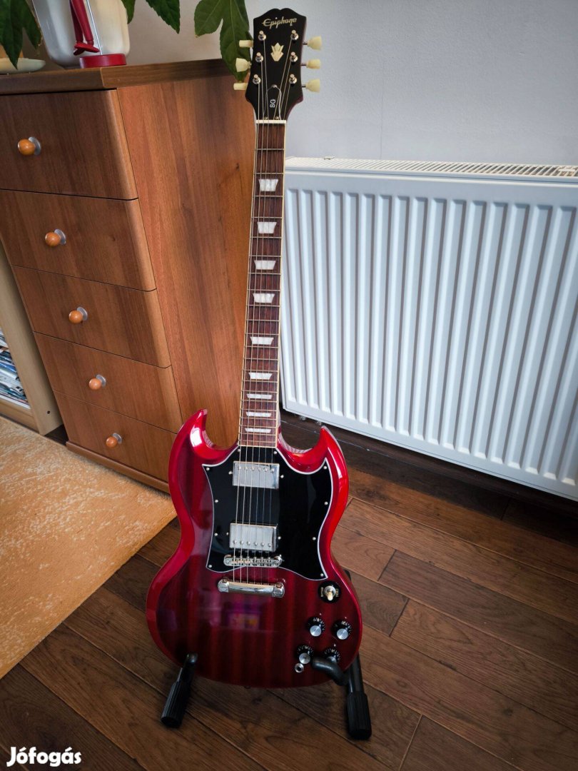 Epiphone SG Standard Cherry elektromos gitár+ kemény formatok