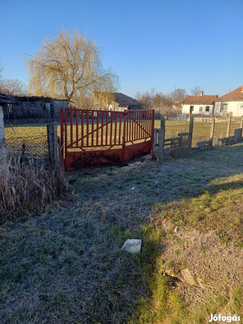 Építésitelek ajándékkal