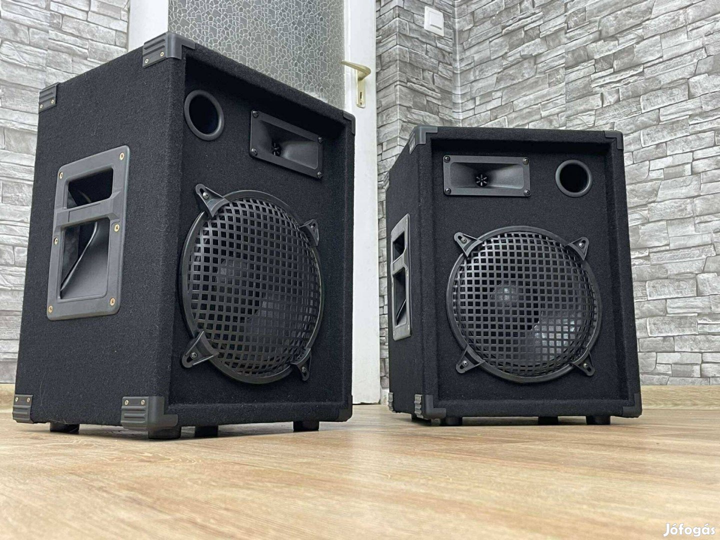 Épített Minőségi aktív hangfalpár pa és hifi célokra , 2x250w max,