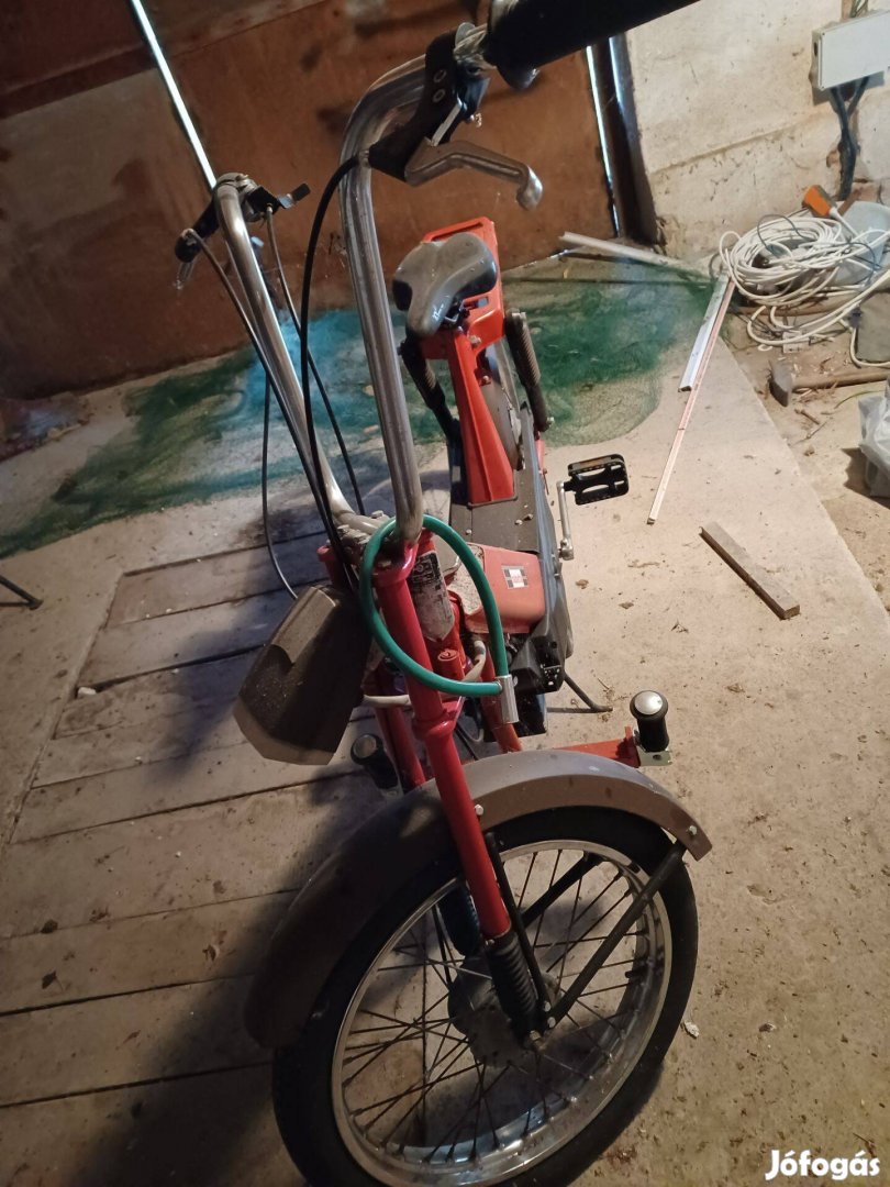 Épített moped alkatrésznek