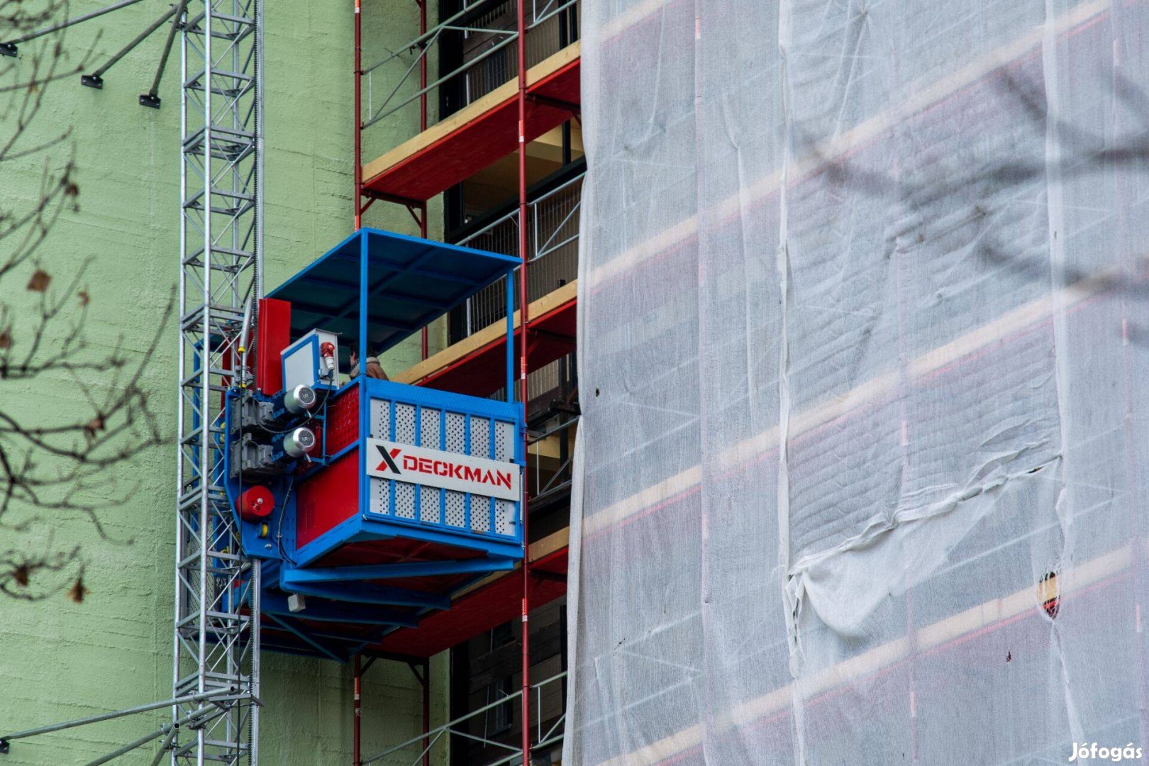 Építőipari teherlift, emelő lift Deckman