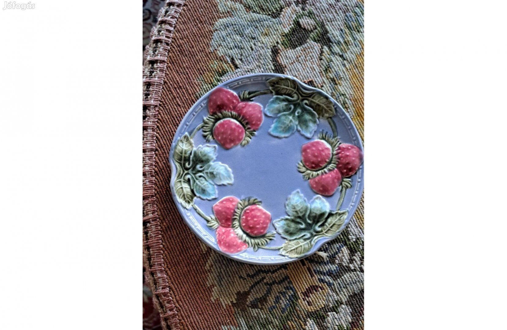 Epres majolika tányér