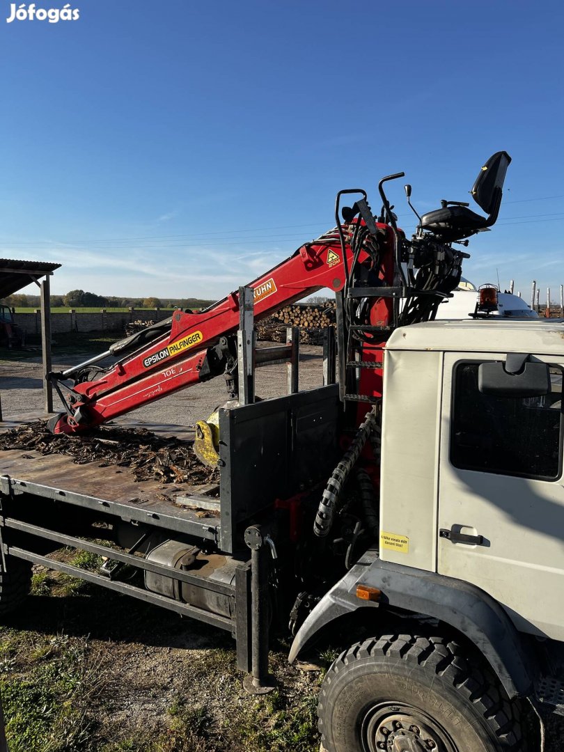 Epsilon C80L77 Erdészeti daru.