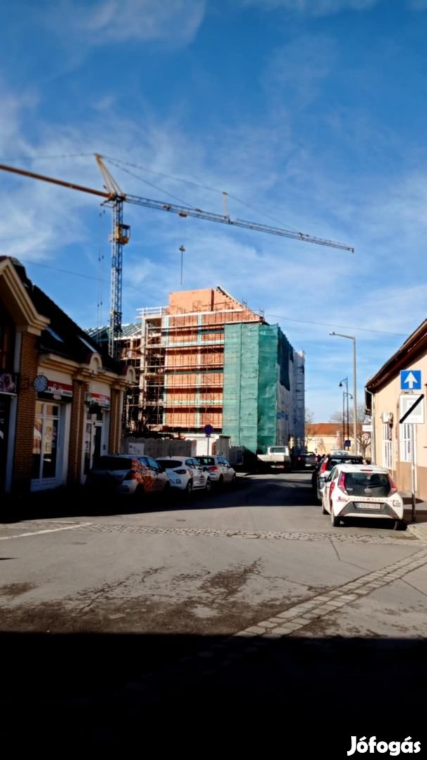 Épülő belvárosi lakások különböző méretekben lekőthetők!