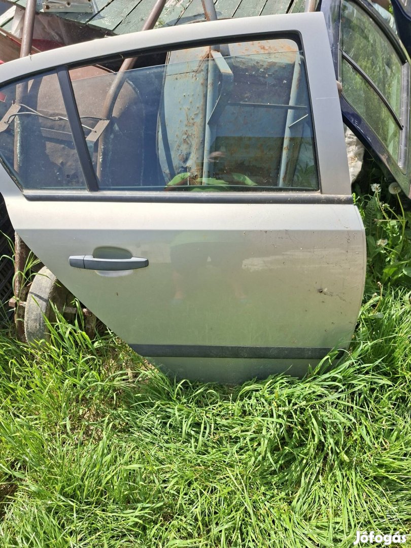 Érden Opel astra h jobb ajtó eladó 2006 évjáratú  