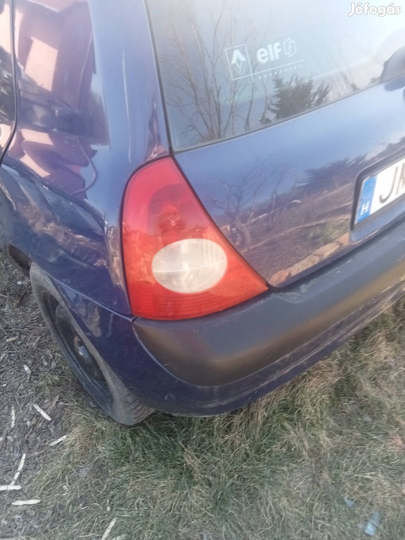 Érden Renault Clio hátsó lámpa eladó.