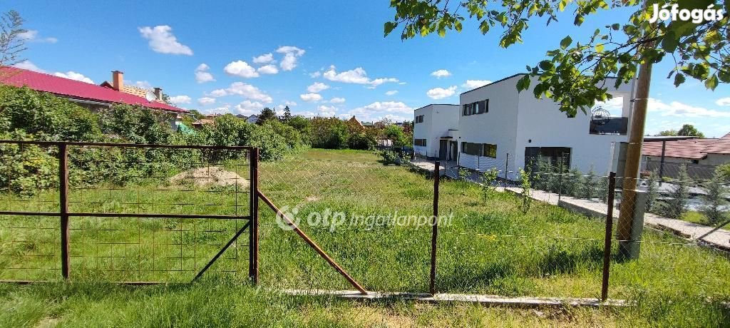 Érdi 1229 nm-es telek eladó