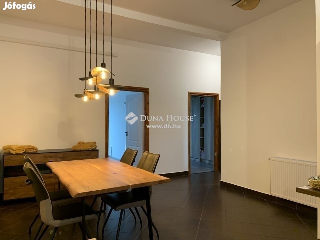 Érdi eladó 378 nm-es ház