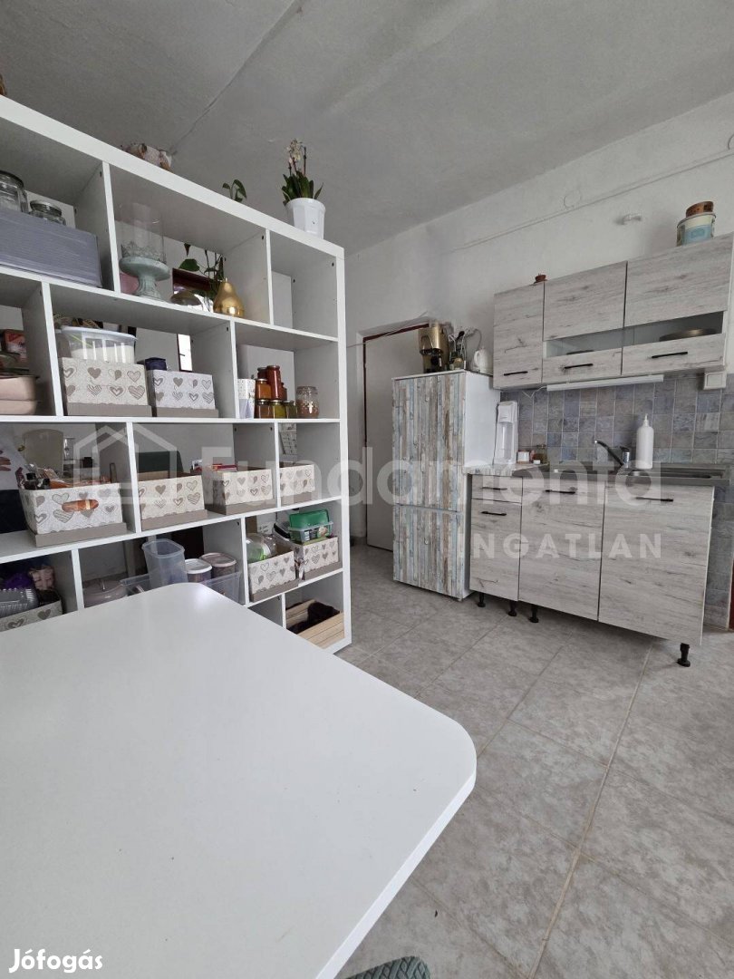 Erdőszéli kislakás