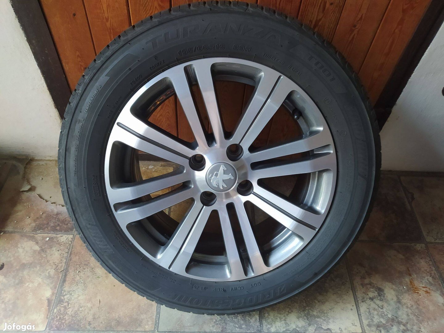 Eredeti 16 Peugeot felnik Bridgestone 195/60 R16 nyári gumikkal