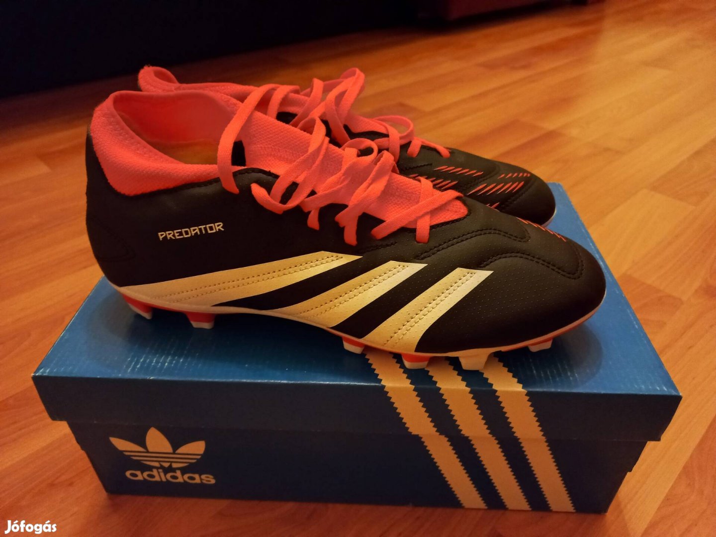 Eredeti Adidas Predator 43-as sportcipő