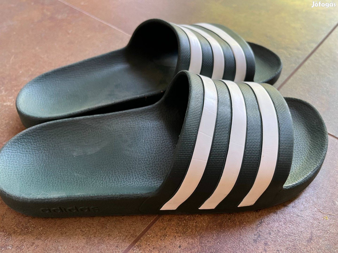 Eredeti Adidas papucs 44,5 -.ös, 44 és feles