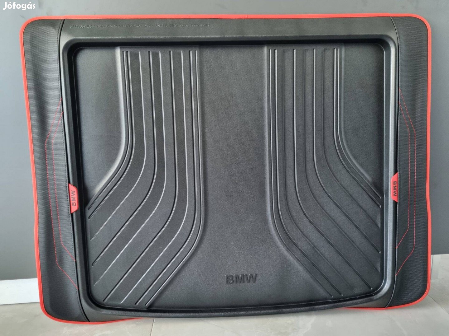Eredeti BMW csomagtértálca 100x82cm