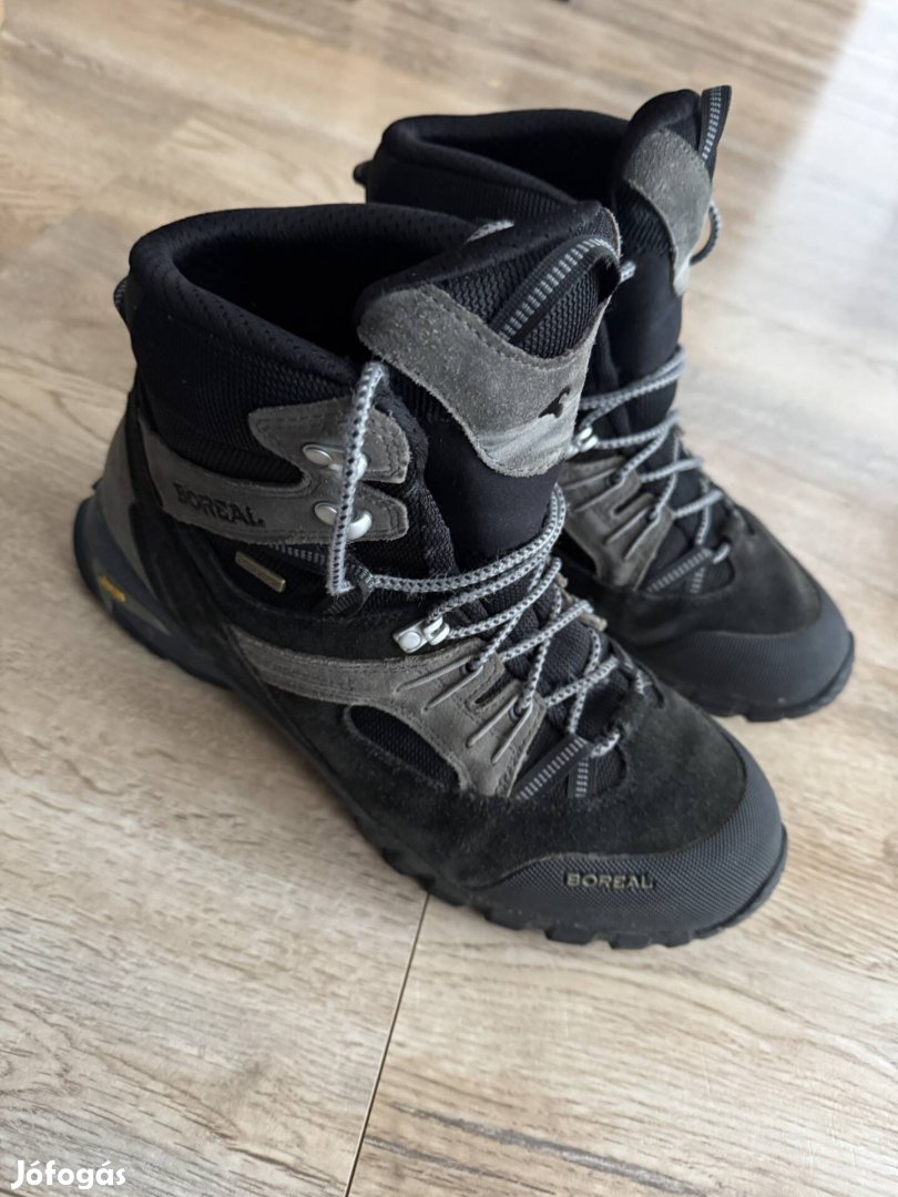Eredeti Boreal túra cipő 9,5 44