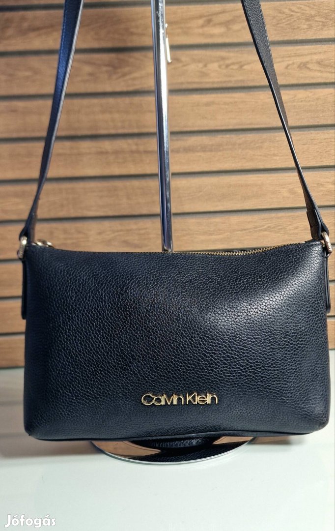 Eredeti Calvin Klein crossbody fekete 