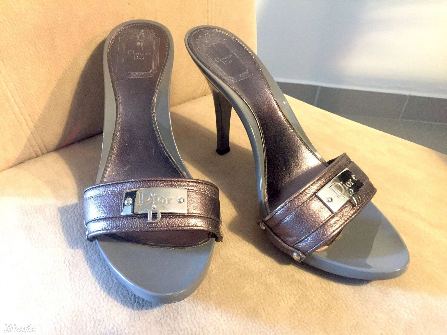 Eredeti Christian Dior szürke ezüst Női magassarkú cipő 38