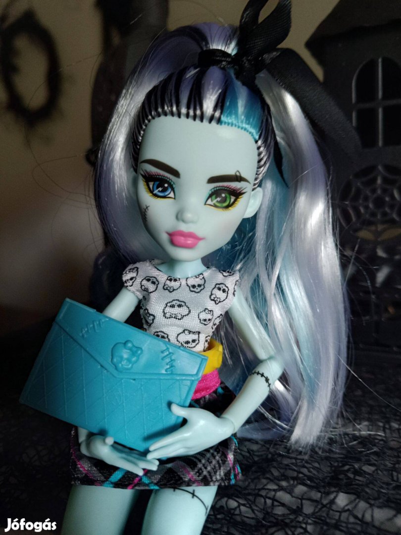 Eredeti Frankie (G3) Monster High Baba - Gyűjtői darab