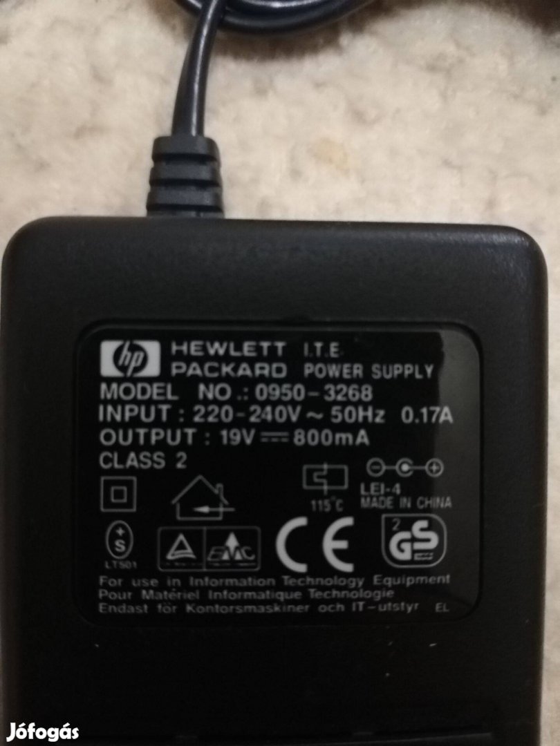 Eredeti Hewlett Packard töltő. Modellszám 0950-3268