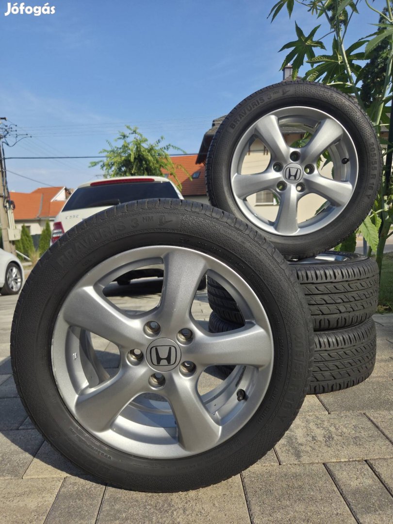 Eredeti Honda 16" alufelni 205/55r16 nyári gumival!