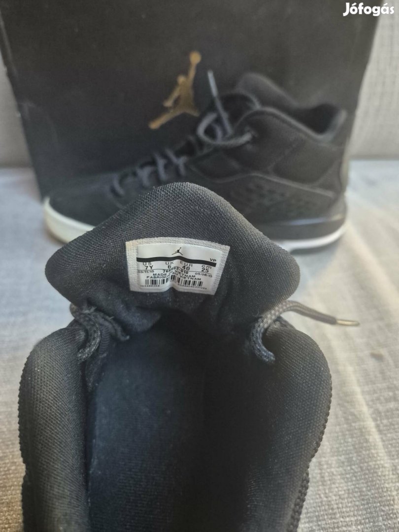 Eredeti Jordan new school 40