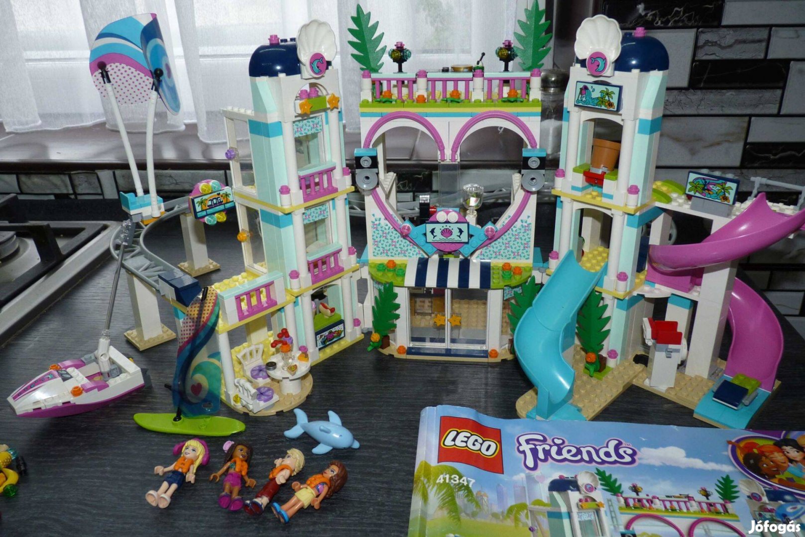 Eredeti Lego Friends 41347 Heartlake City Resort leírással