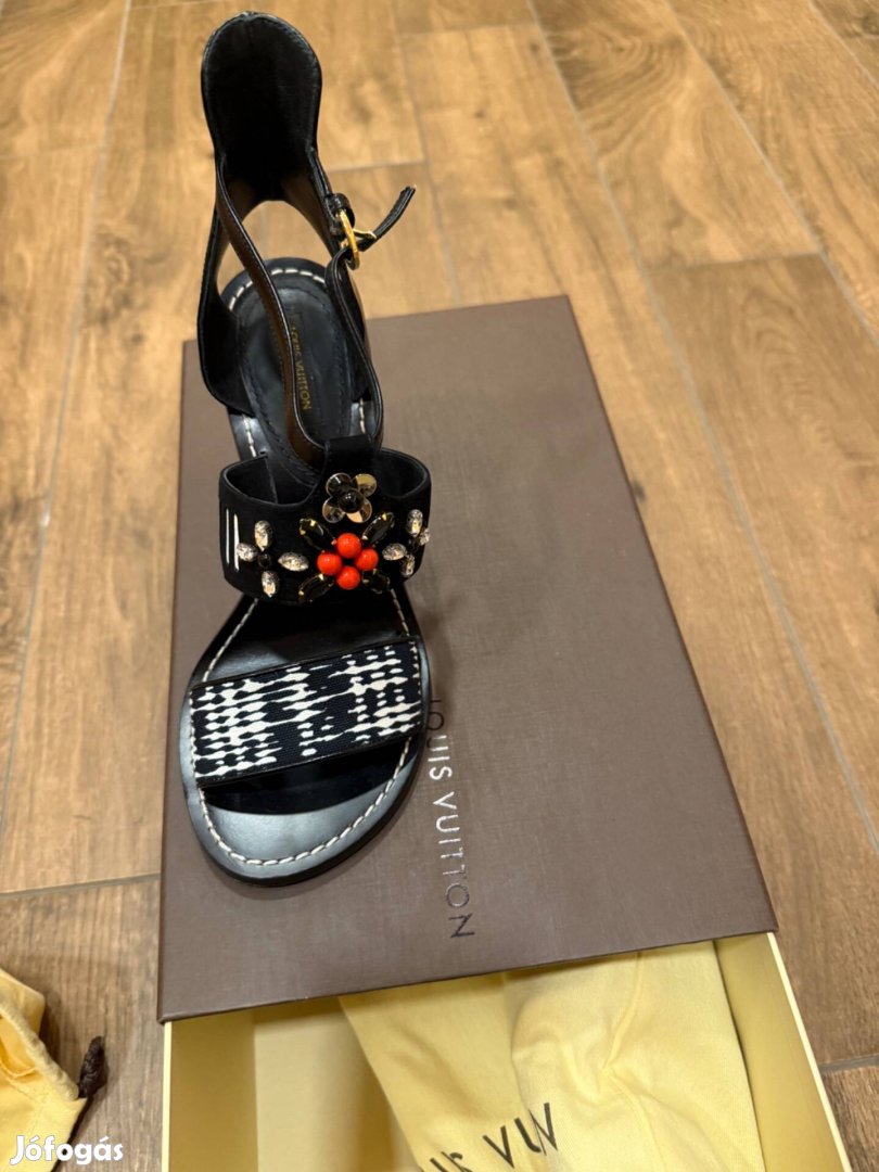Eredeti Louis Vuitton szandál!